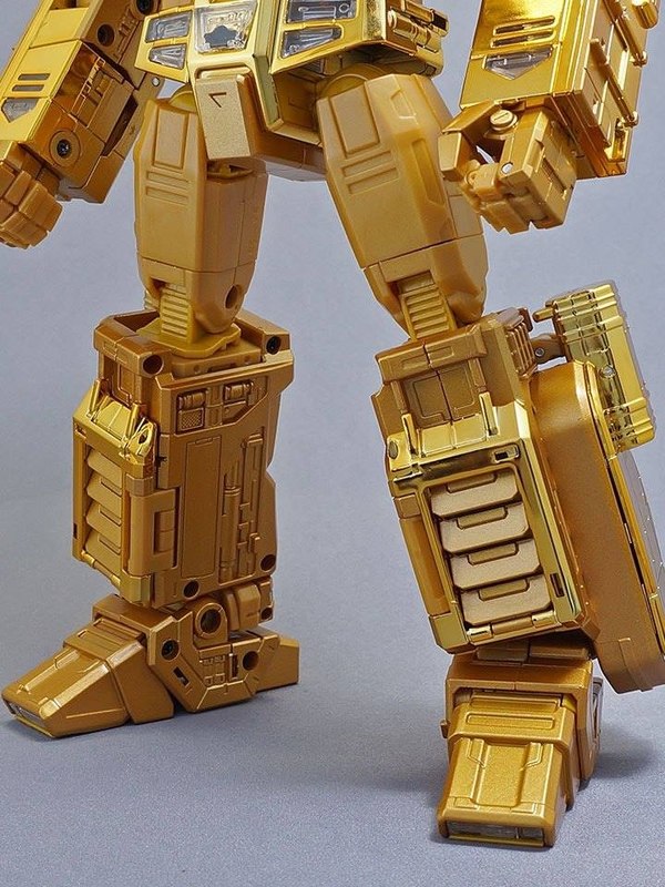 Golden Lagoon MP 10 Convoy New In Hand Images Of Masterpiece Redeco 07 (7 of 27)